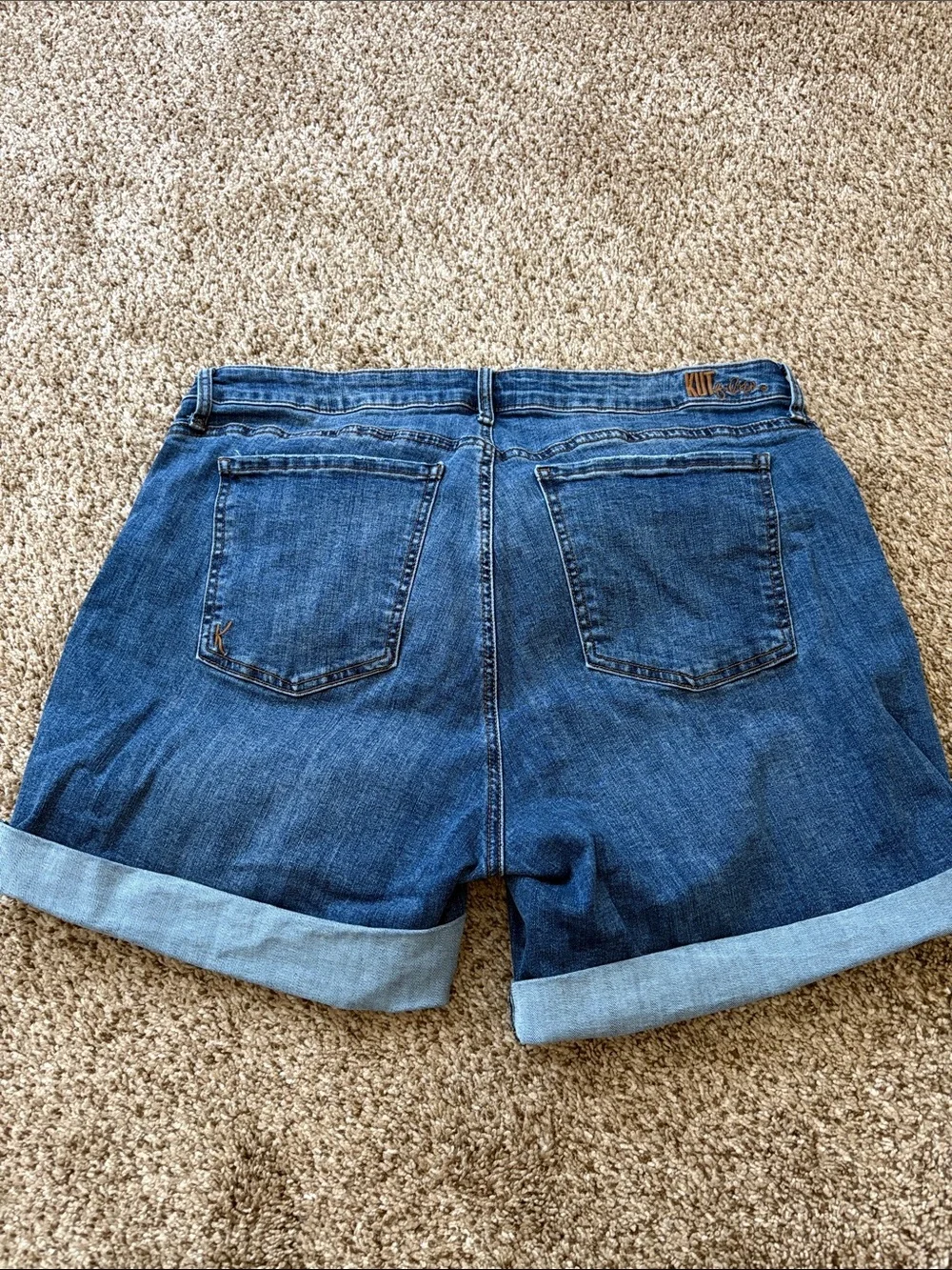Kut from the Kloth Katy Boyfriend Short Medium Blue Rolled Hem Denim Shorts - Picture 2 of 2